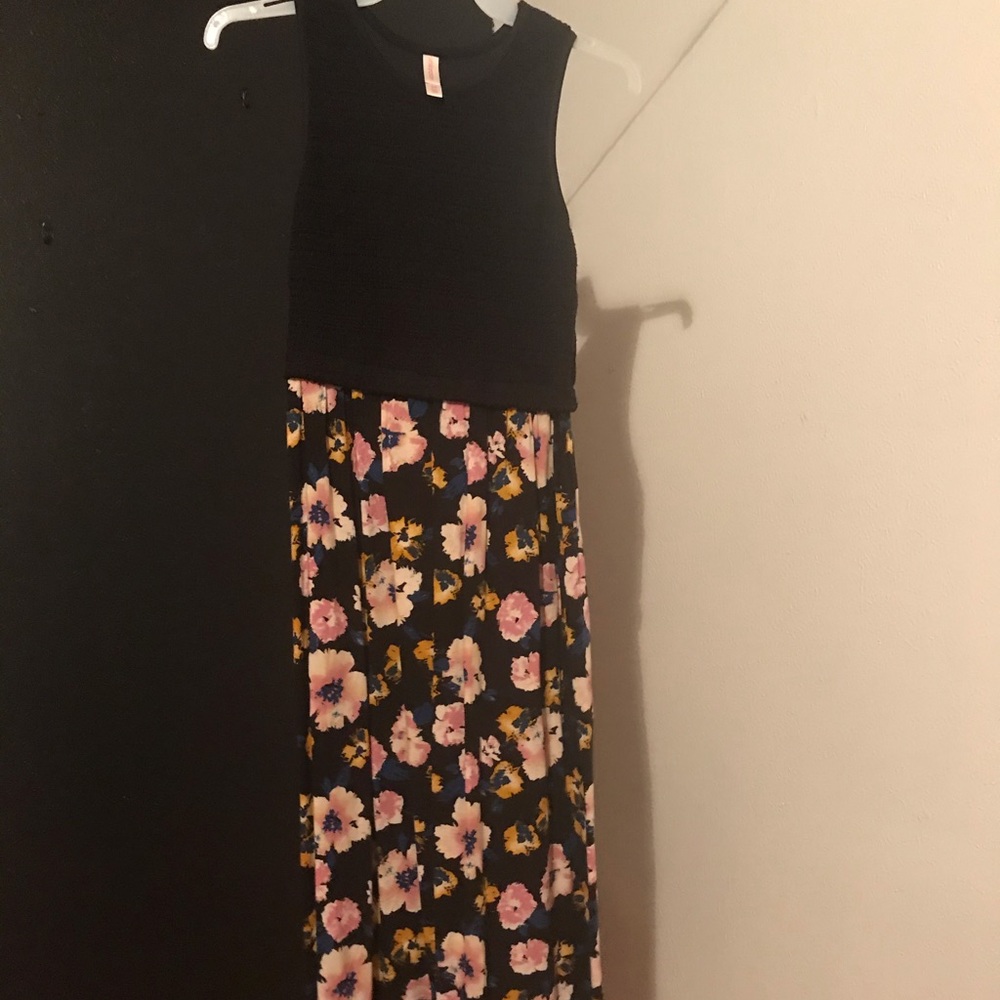 Dress with black and flowered print bottom